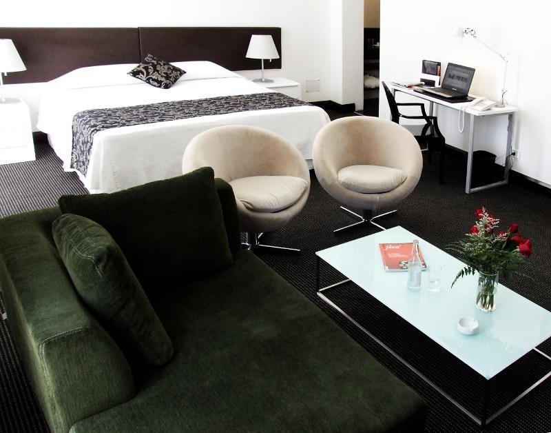 Plaza Fuerte Hotel Montevideo Zimmer foto